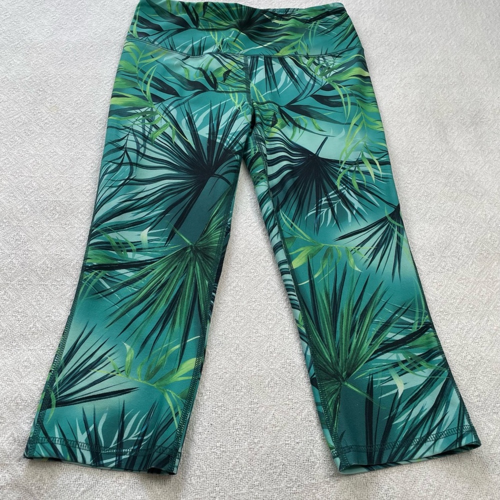 DSG Jungle Green Leggings ~ Size Medium ~
Gym Activity Wear